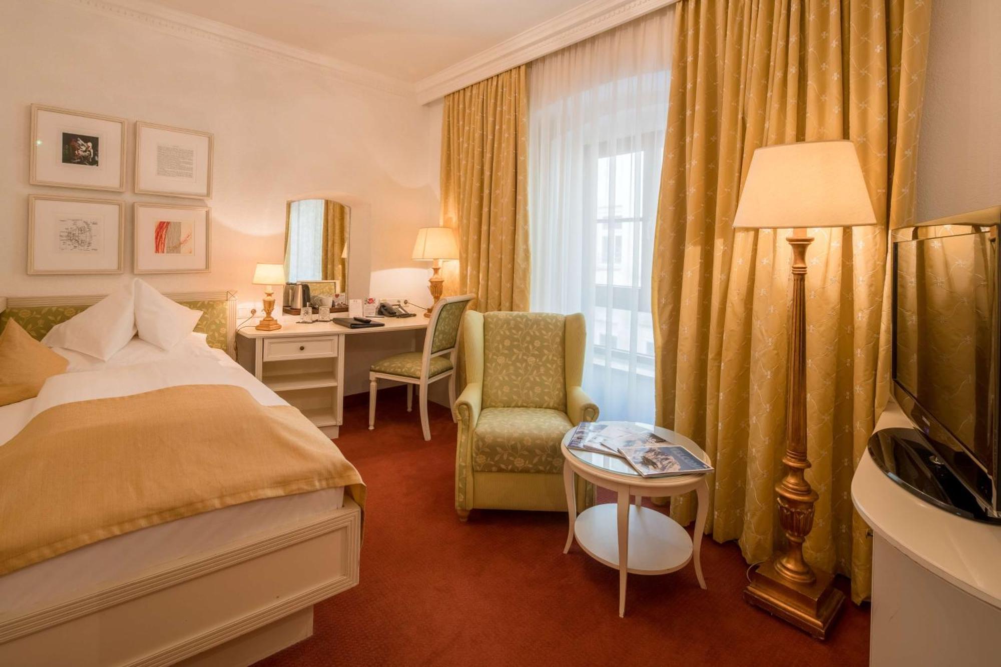 เบสต์ เวสเทิร์น พลัส โฮเทล โกลเดเนอร์ แอดเลอร์ อินส์บรูค Hotel อินส์บรุค ภายนอก รูปภาพ